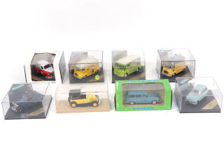 Lot 57 - DIVERS (8)