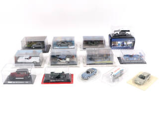 Lot 148 - DIVERS (13)