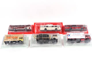 Lot 36 - DIVERS (6)
