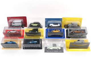 Lot 134 - DIVERS (12)