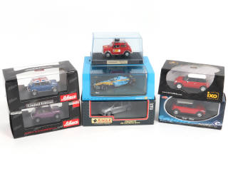 Lot 114 - DIVERS (7)