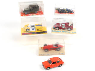 Lot 107 - DIVERS (6)