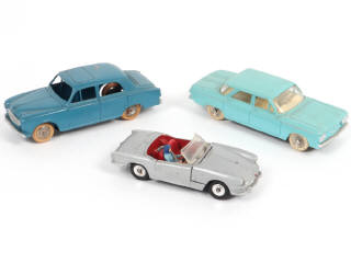 Lot 388 - DINKY TOYS (3)