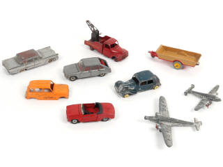Lot 423 - DINKY TOYS (FRANCE) (9)
