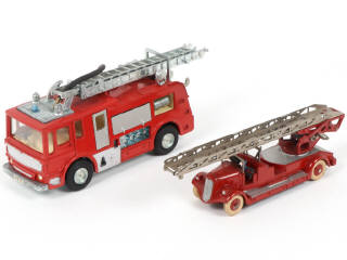 Lot 387 - DINKY TOYS (2)