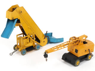 Lot 346 - DINKY TOYS (GB) (2)