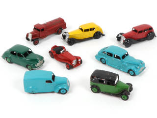 Lot 384 - DINKY TOYS (GB) (8)