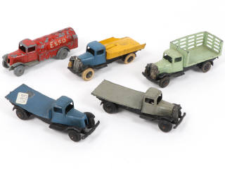 Lot 421 - DINKY TOYS (FRANCE) (5)
