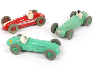 Lot 353 - DINKY TOYS (GB) (3)