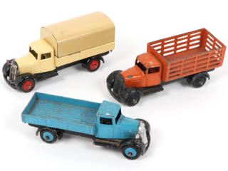 Lot 368 - DINKY TOYS (GB) (3)