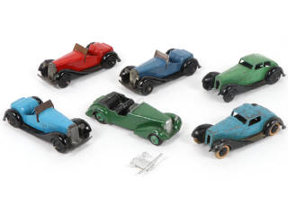 Lot 381 - DINKY TOYS (GB) (6)