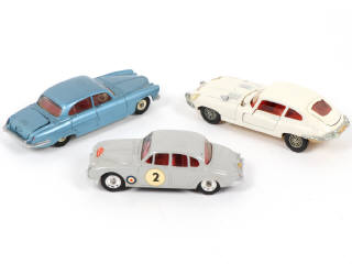 Lot 363 - DINKY TOYS (GB) (3)
