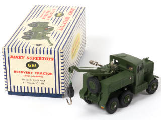 Lot 305 - DINKY TOYS (GB) (1)