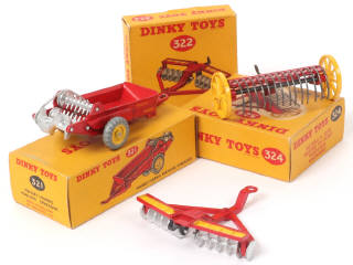 Lot 334 - DINKY TOYS (GB) (3)