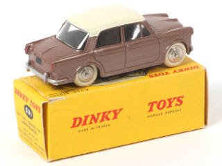 Lot 377 - DINKY TOYS (FRANCE) (1)