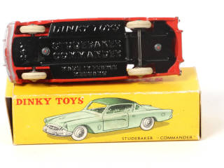 Lot 374 - DINKY TOYS (FRANCE) (1)