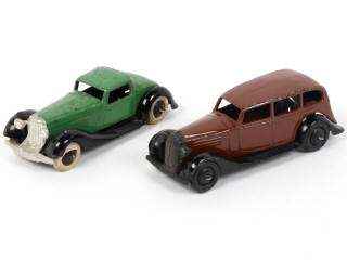 Lot 317 - DINKY TOYS (GB) (2)