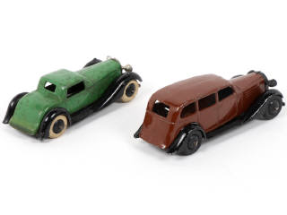 Lot 317 - DINKY TOYS (GB) (2)