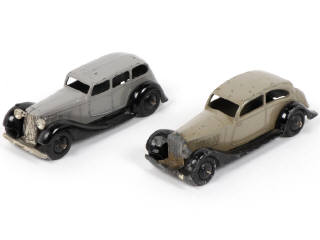 Lot 318 - DINKY TOYS (GB) (2)