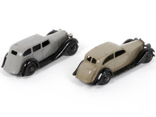Lot 318 - DINKY TOYS (GB) (2)