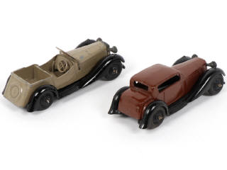 Lot 313 - DINKY TOYS (GB) (2)