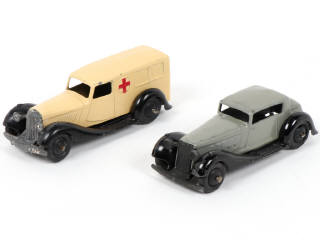 Lot 316 - DINKY TOYS (GB) (2)