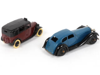 Lot 315 - DINKY TOYS (GB) (2)