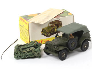 Lot 391 - DINKY TOYS (FRANCE) (1)