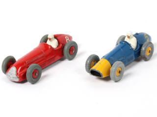 Lot 321 - DINKY TOYS (GB) (2)