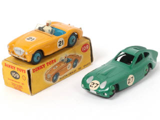 Lot 327 - DINKY TOYS (GB) (2)