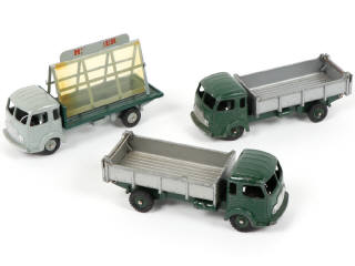 Lot 415 - DINKY TOYS (FRANCE) (3)