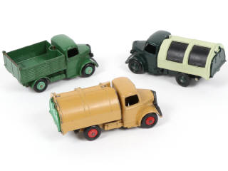 Lot 338 - DINKY TOYS (GB) (3)