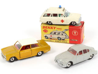 Lot 333 - DINKY TOYS (GB) (3)