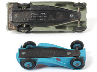 Lot 320 - DINKY TOYS (GB) (2)