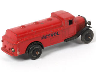 Lot 288 - DINKY TOYS (GB) (1)