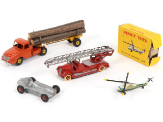 Lot 425 - DINKY TOYS (FRANCE) (4)