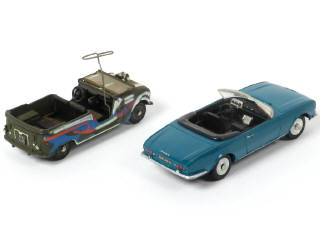 Lot 402 - DINKY TOYS (FRANCE) (2)