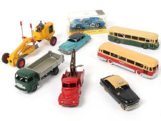 Lot 427 - DINKY TOYS (FRANCE) (8)