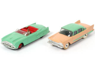 Lot 326 - DINKY TOYS (GB) (2)