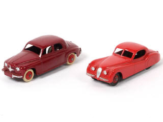 Lot 323 - DINKY TOYS (GB) (2)