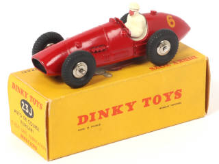 Lot 370 - DINKY TOYS (FRANCE) (1)