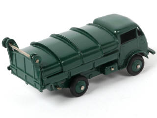 Lot 364 - DINKY TOYS (FRANCE) (1)