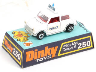 Lot 292 - DINKY TOYS (GB) (1)