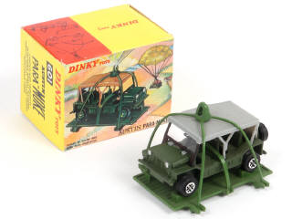 Lot 295 - DINKY TOYS (GB) (1)