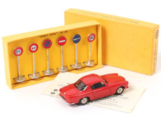Lot 406 - DINKY TOYS (FRANCE) (2)