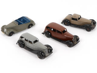 Lot 327 - DINKY TOYS (GB) (4)