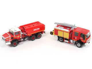 Lot 73 - DIVERS (2)
