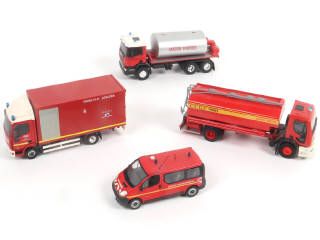 Lot 78 - DIVERS (4)