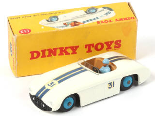 Lot 310 - DINKY TOYS (GB) (1)