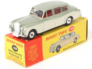 Lot 320 - DINKY TOYS (GB) (1)
